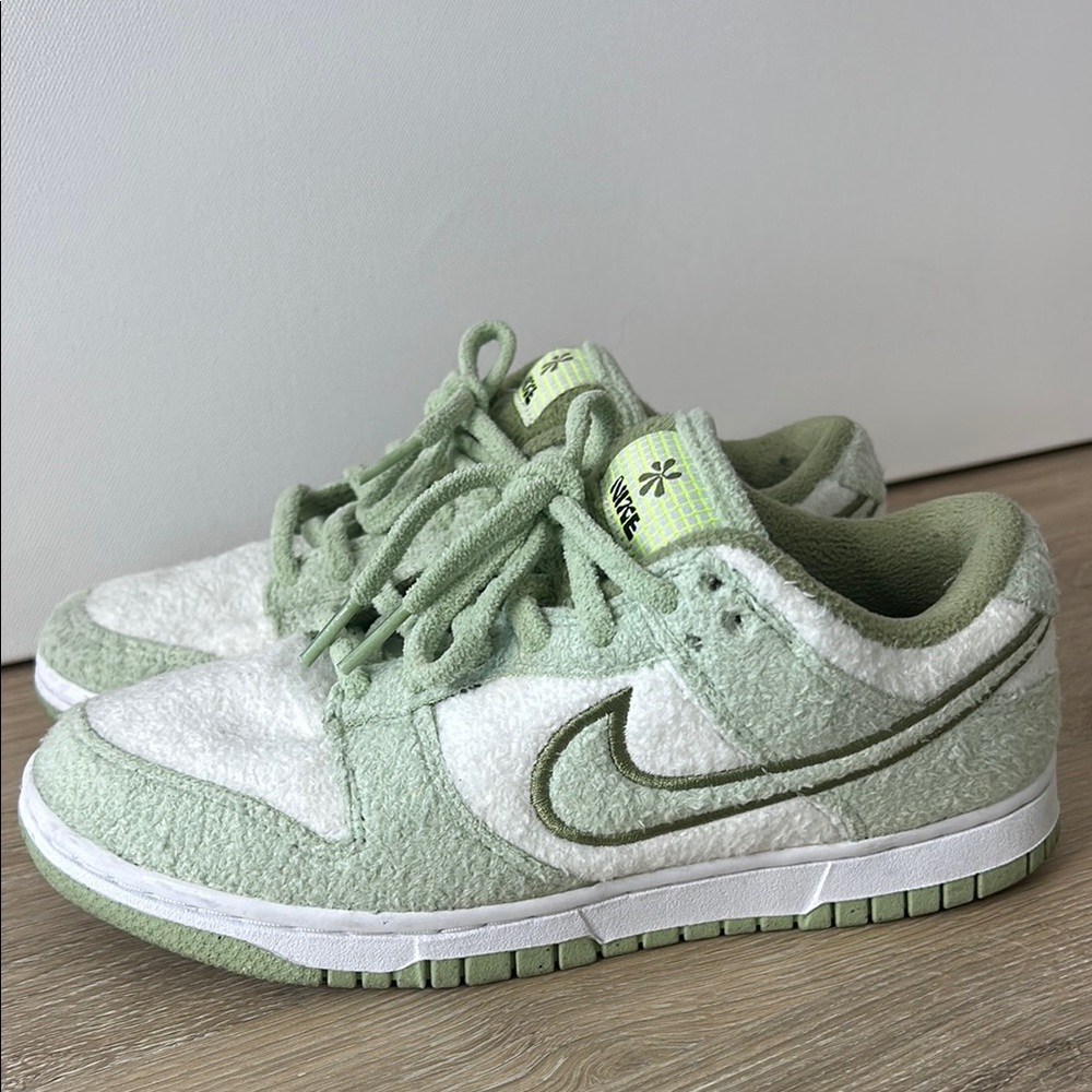Women’s nike dunk low - honeydew